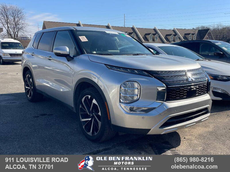 2022 Mitsubishi Outlander SE's photo