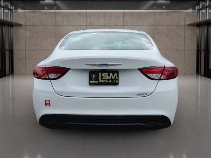 2015 Chrysler 200 LX