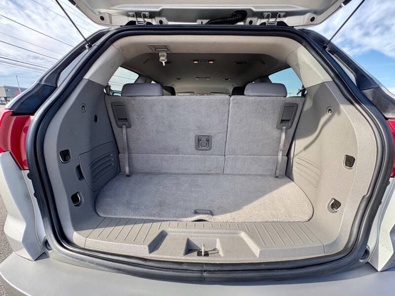 2011 Chevrolet Traverse LS