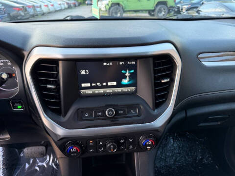 2017 GMC Acadia SLE-1