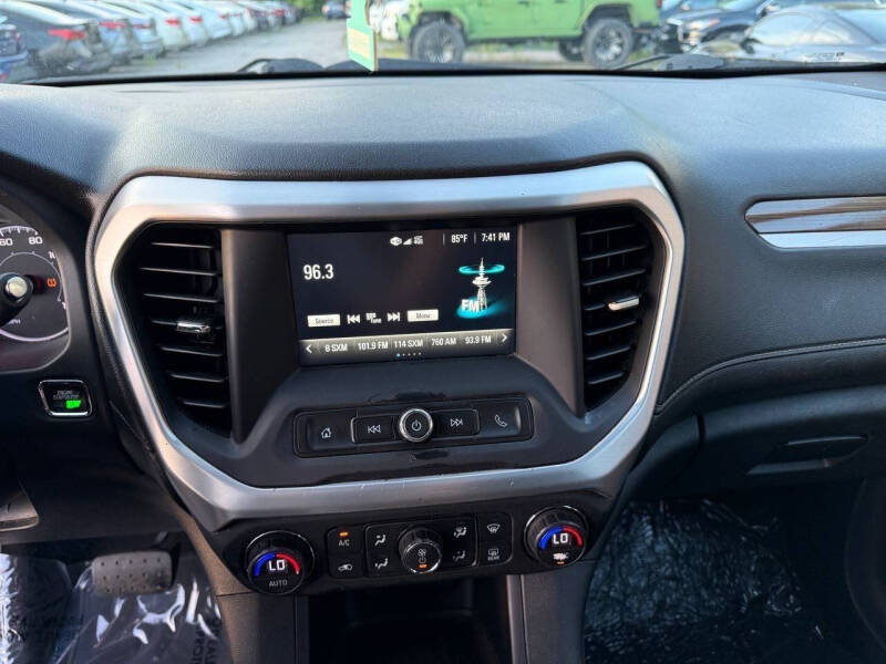2017 GMC Acadia SLE-1
