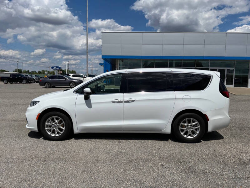 2023 Chrysler Pacifica Touring L