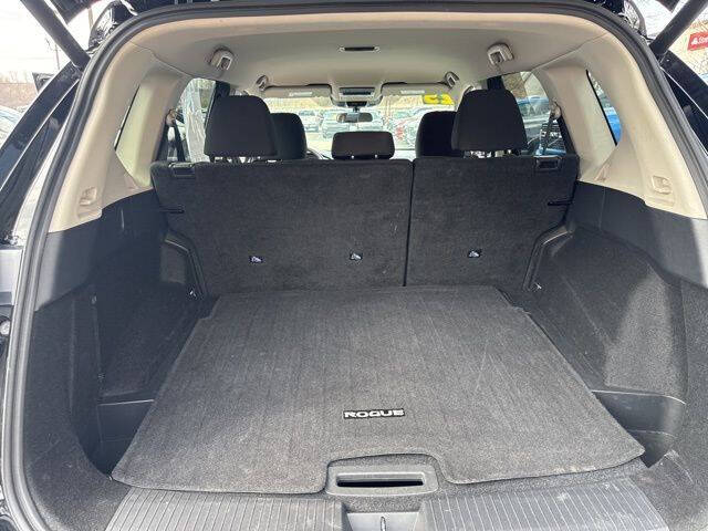 2025 Nissan Rogue SV