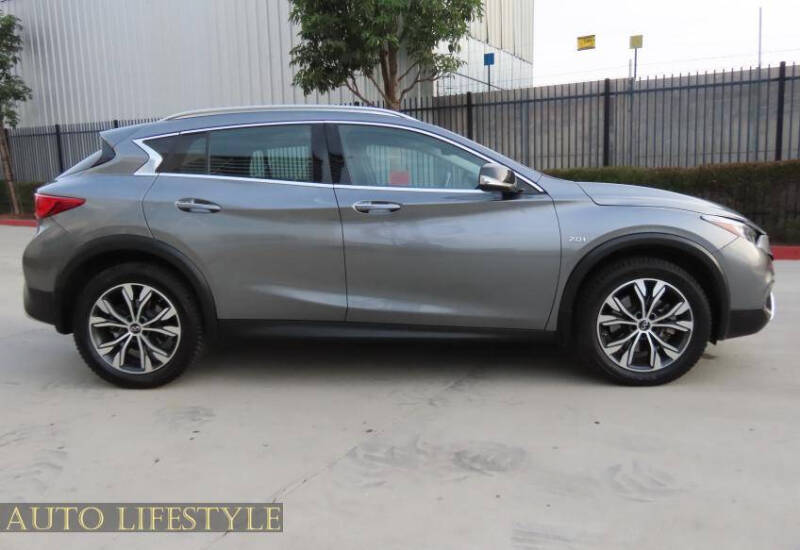 2018 Infiniti QX30 Luxury
