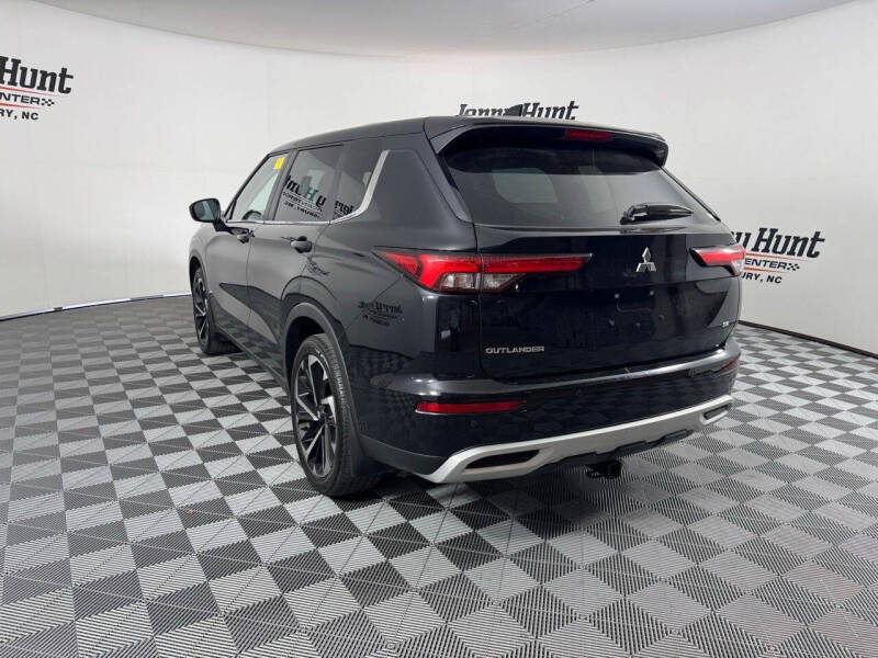 2022 Mitsubishi Outlander SE