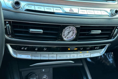 2020 Kia K900 Luxury