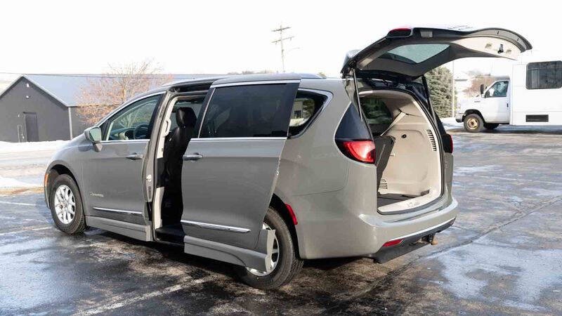 2020 Chrysler Pacifica Touring L