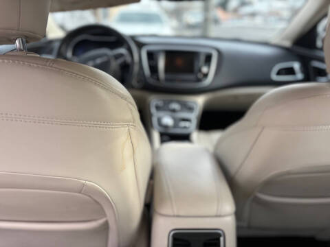 2016 Chrysler 200 Limited Platinum