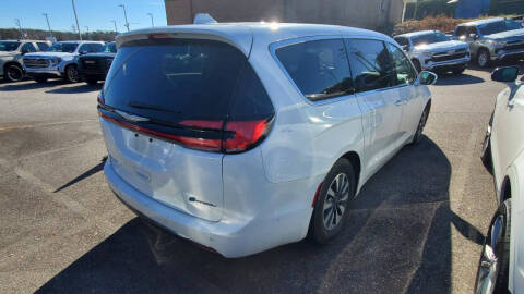 2022 Chrysler Pacifica Hybrid Touring L