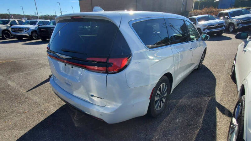 2022 Chrysler Pacifica Hybrid Touring L