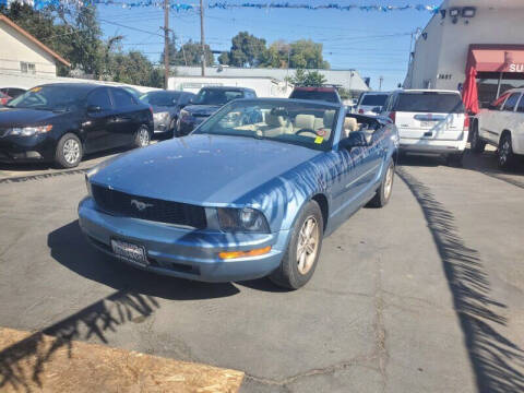 2006 Ford Mustang V6 Deluxe