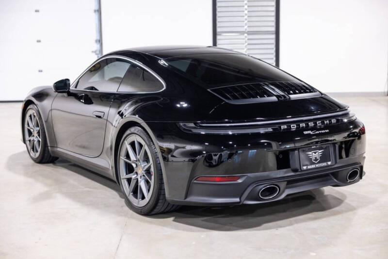 2025 Porsche 911 Carrera