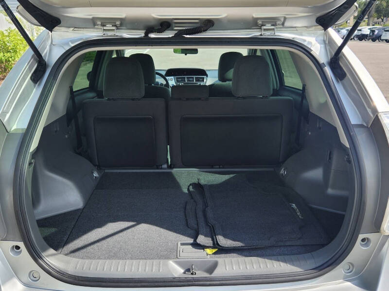 2014 Toyota Prius v Two