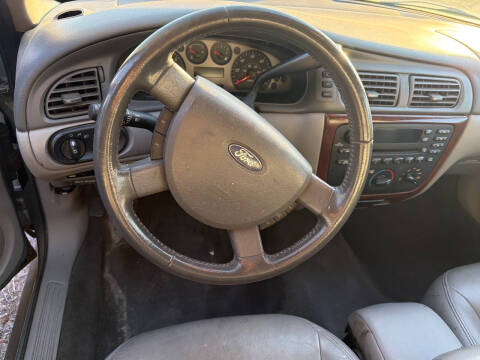 2005 Ford Taurus SEL