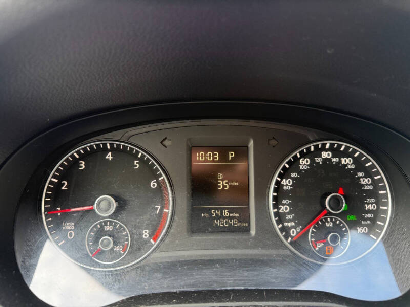 2014 Volkswagen Passat 1.8T S PZEV