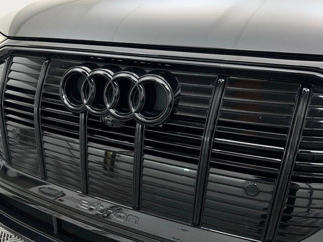 2023 Audi e-tron quattro Premium