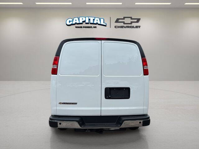 2025 Chevrolet Express 2500