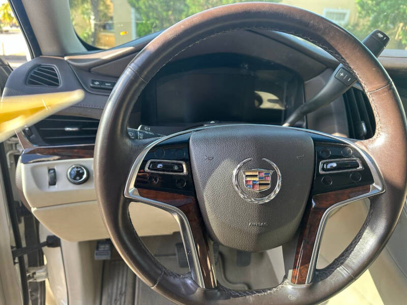 2015 Cadillac Escalade Luxury