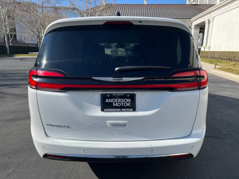 2023 Chrysler Pacifica Touring L