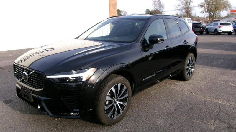 2025 Volvo XC60 B5 Core Dark Theme