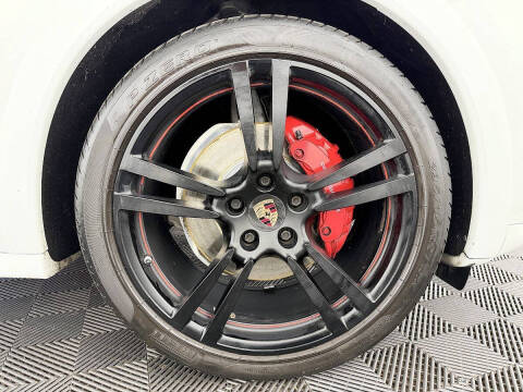 2013 Porsche Cayenne GTS