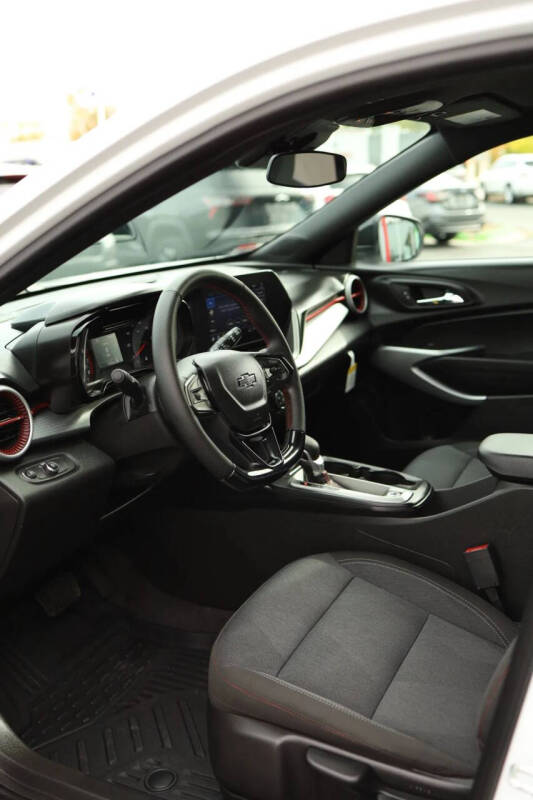 2025 Chevrolet Trax RS