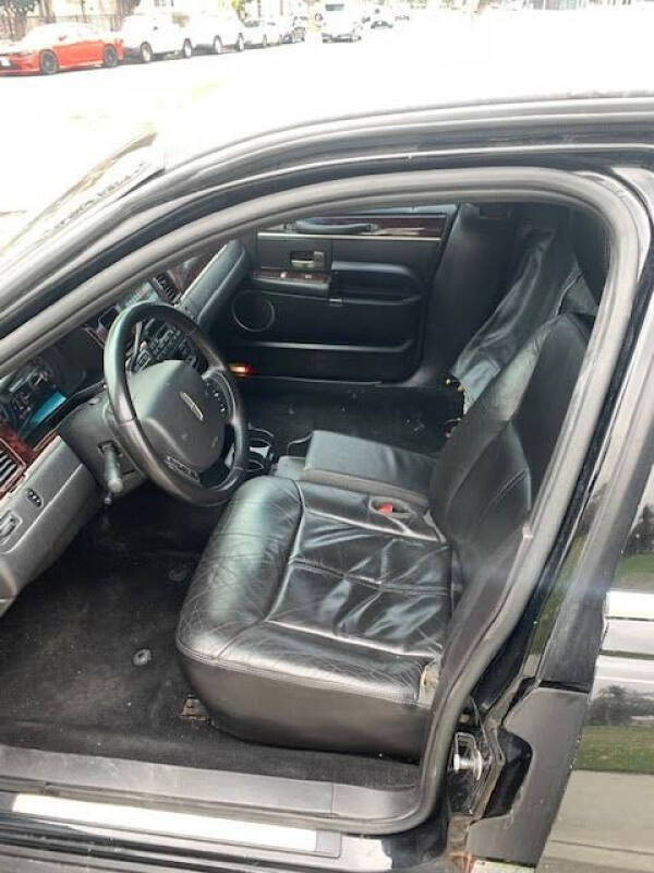 2011 Lincoln Town Car Executive