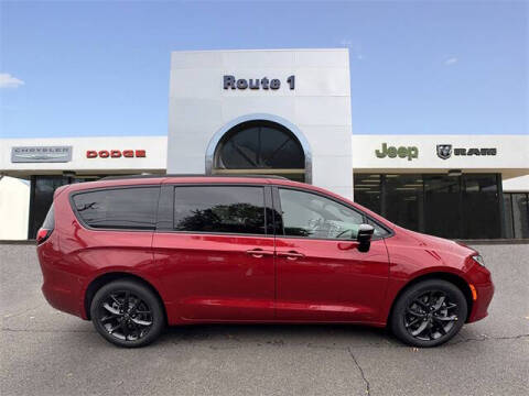 2026 Chrysler Pacifica Select