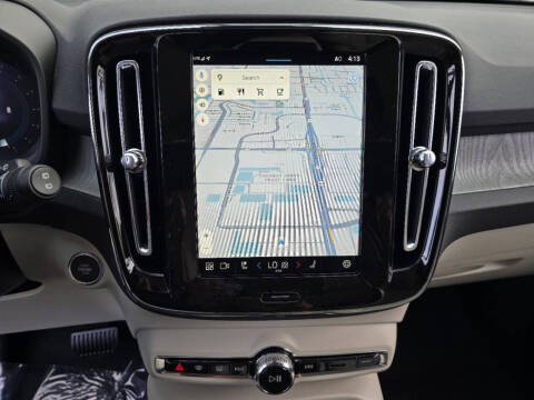 2025 Volvo XC40 B5 Plus Bright Theme