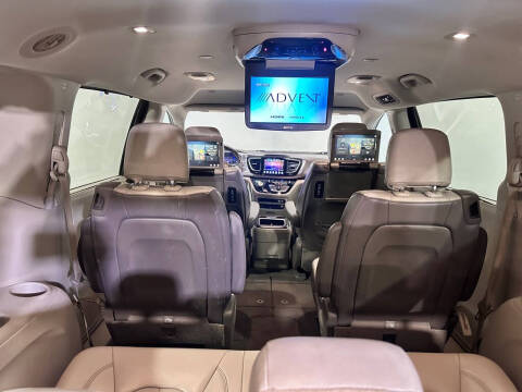 2017 Chrysler Pacifica Touring-L Plus