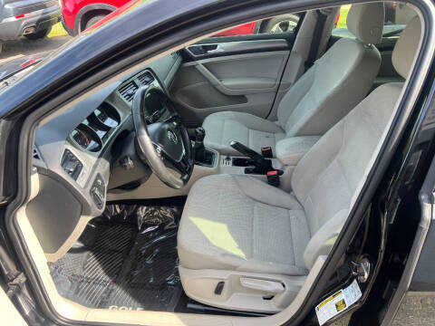 2017 Volkswagen Golf TSI S