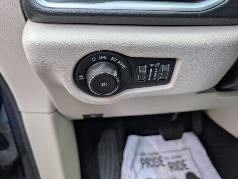 2017 Chrysler Pacifica Touring-L