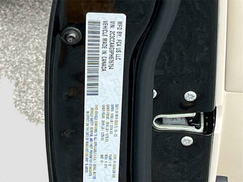 2023 Chrysler 300 Touring