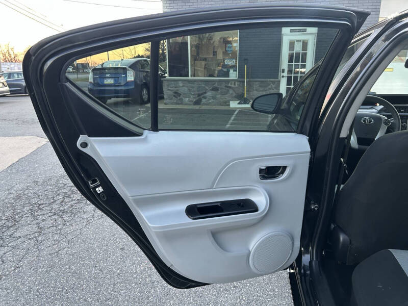 2013 Toyota Prius c Two