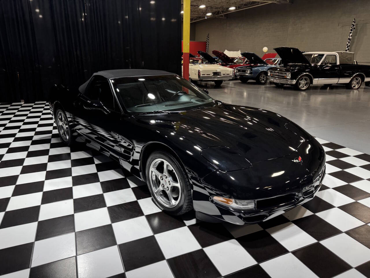 2004 Chevrolet Corvette 17
