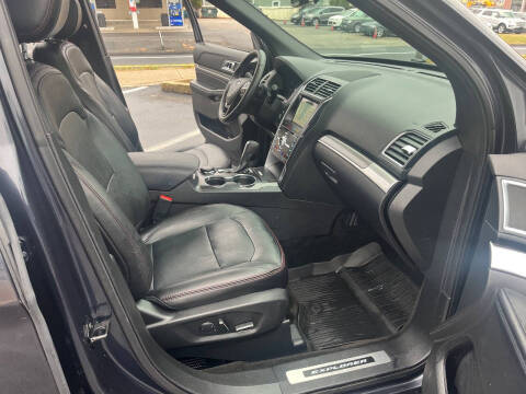 2017 Ford Explorer Sport