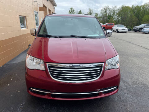 2016 Chrysler Town and Country for sale at Phil Giannetti Motors in Brownsville PA