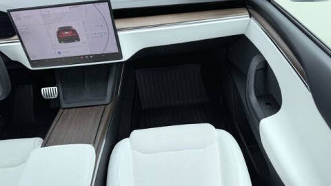 2023 Tesla Model X Standard Range