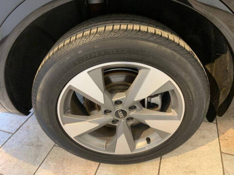 2023 Audi Q5 quattro Premium 40 TFSI