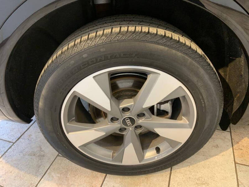 2023 Audi Q5 quattro Premium 40 TFSI