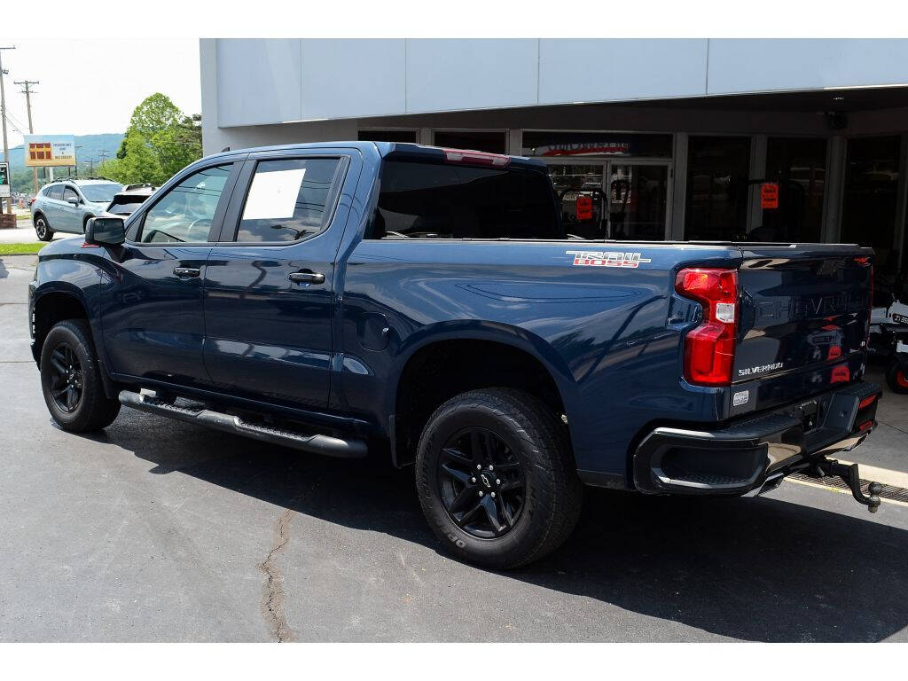 2020 Chevrolet Silverado 1500 for sale at EARL DUFF PRE-OWNED CENTER in Harriman, TN