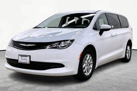 2022 Chrysler Voyager LX