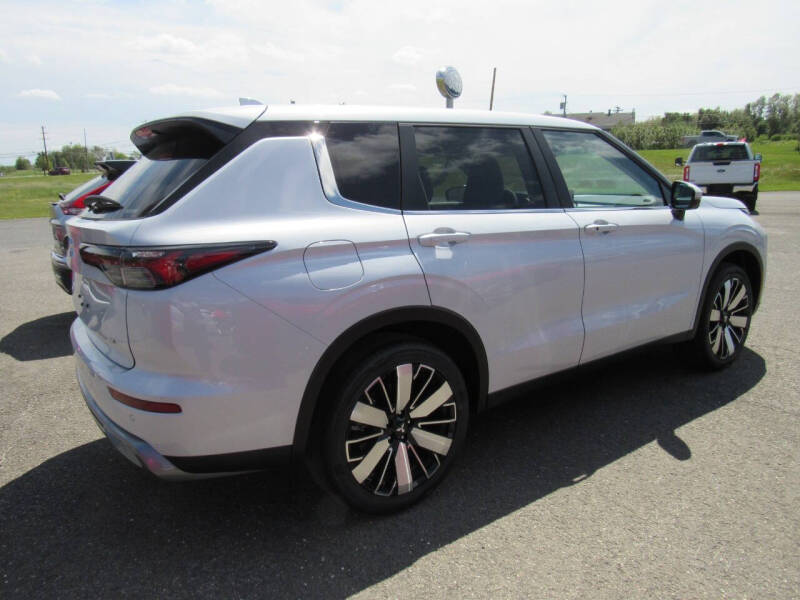 2025 Mitsubishi Outlander SE