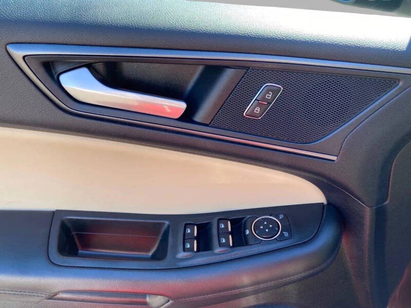 2021 Ford Edge SE