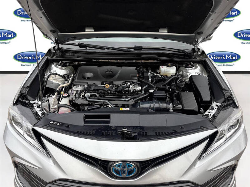 2022 Toyota Camry Hybrid LE