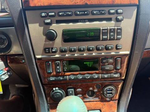 2005 Ford Thunderbird Deluxe