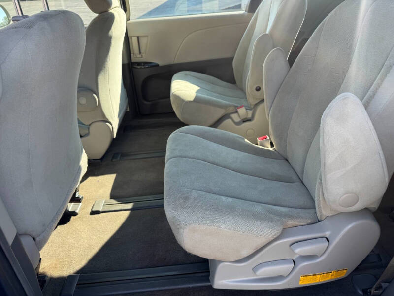 2014 Toyota Sienna L 7-Passenger