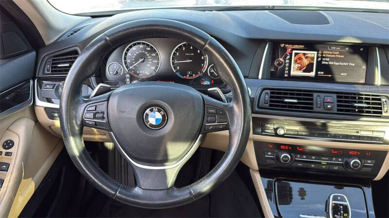 2016 BMW 5 Series 528i