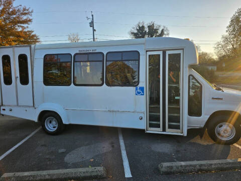 2014 Ford E-Series E-450 SD