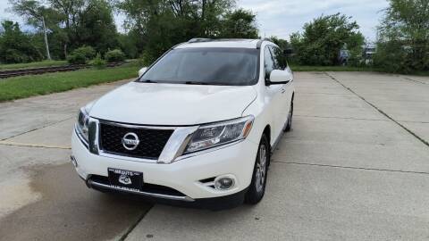 2015 Nissan Pathfinder for sale at Mr. Auto in Hamilton OH